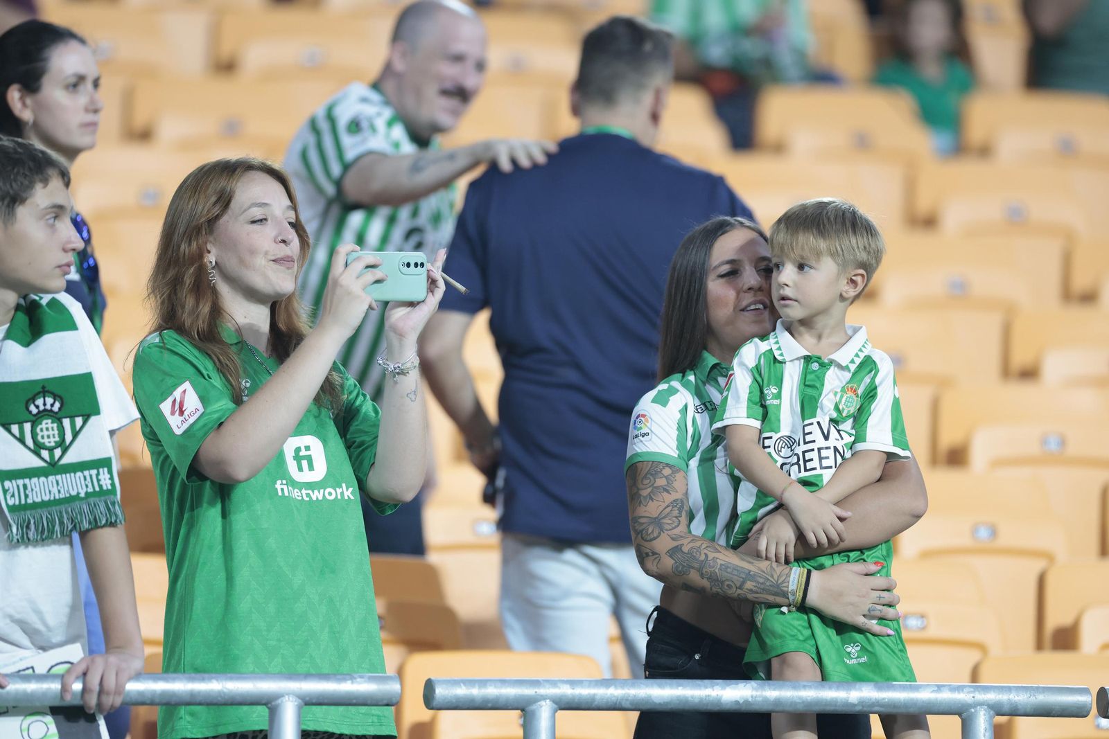 Búscate en las fotos del Betis - Alavés