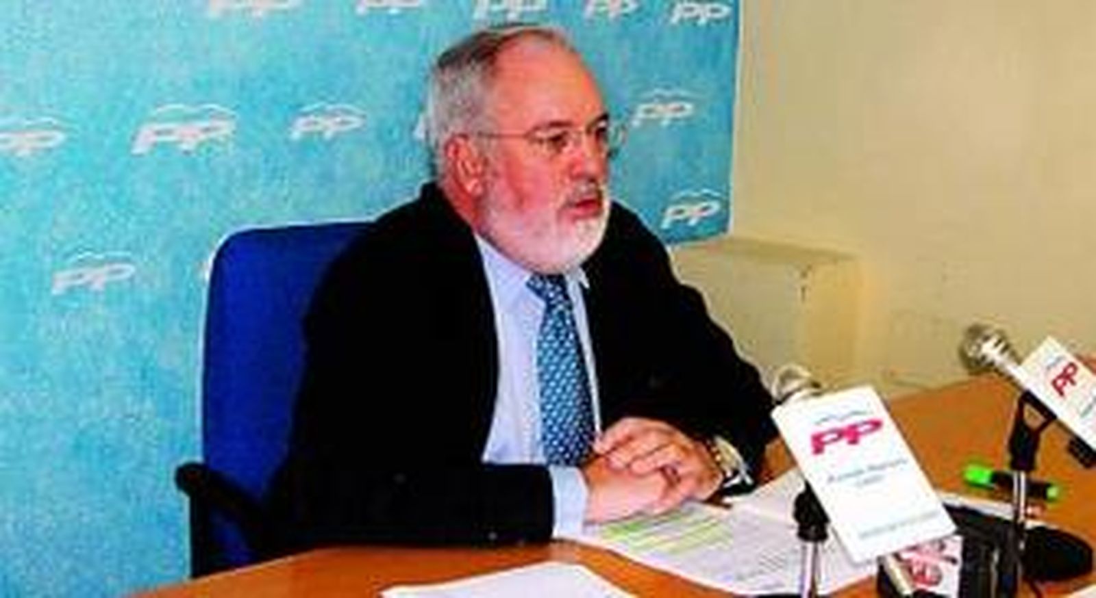 Miguel Arias Cañete, ayer en la sede del PP en Cádiz.
