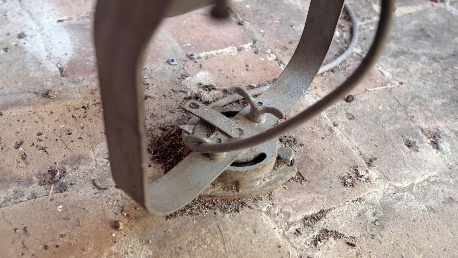 Anclaje de uno de los focos.