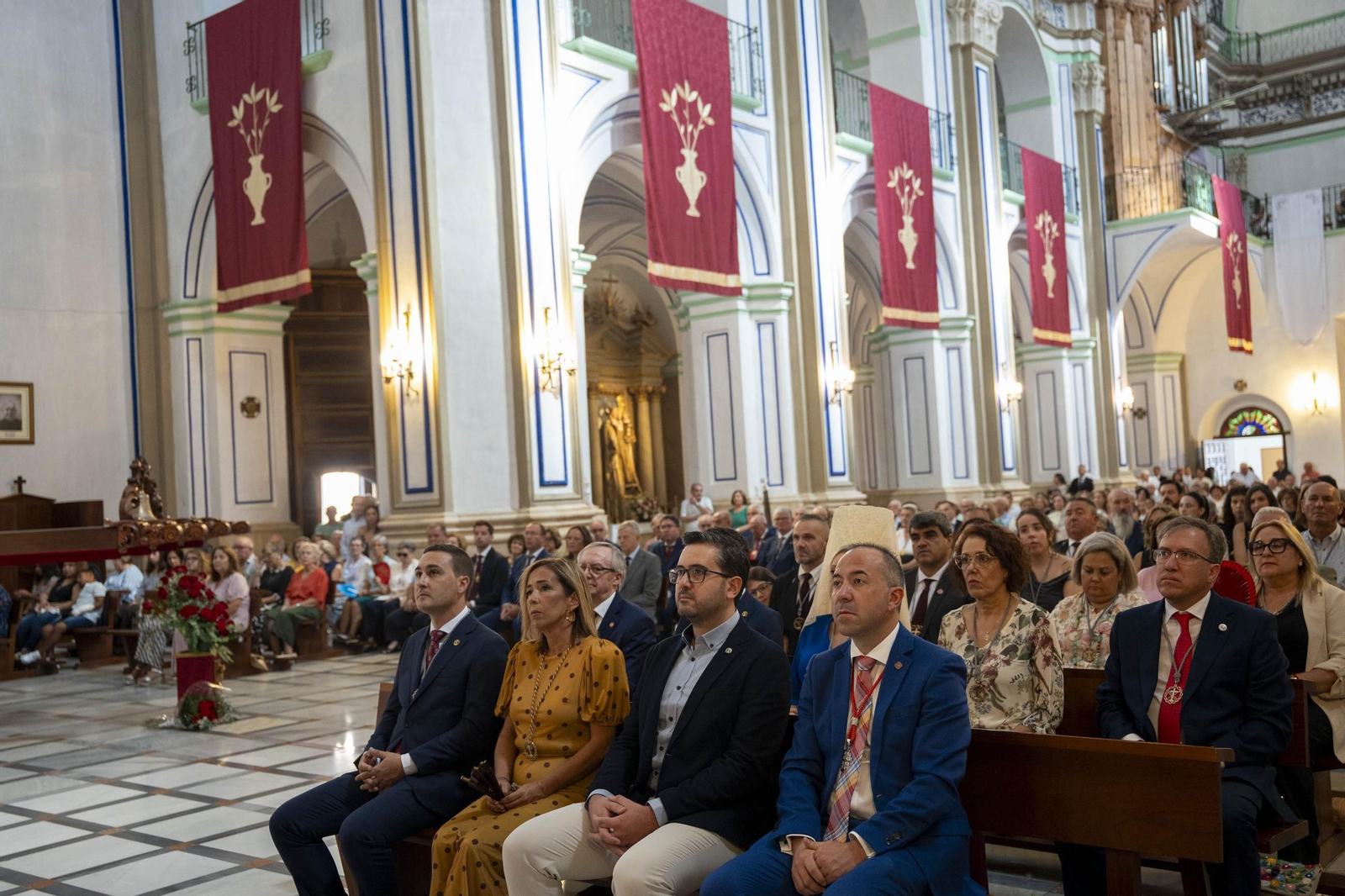Eucaristía y procesión de Exaltación de la Cruz en la localidad de Vélez-Rubio
