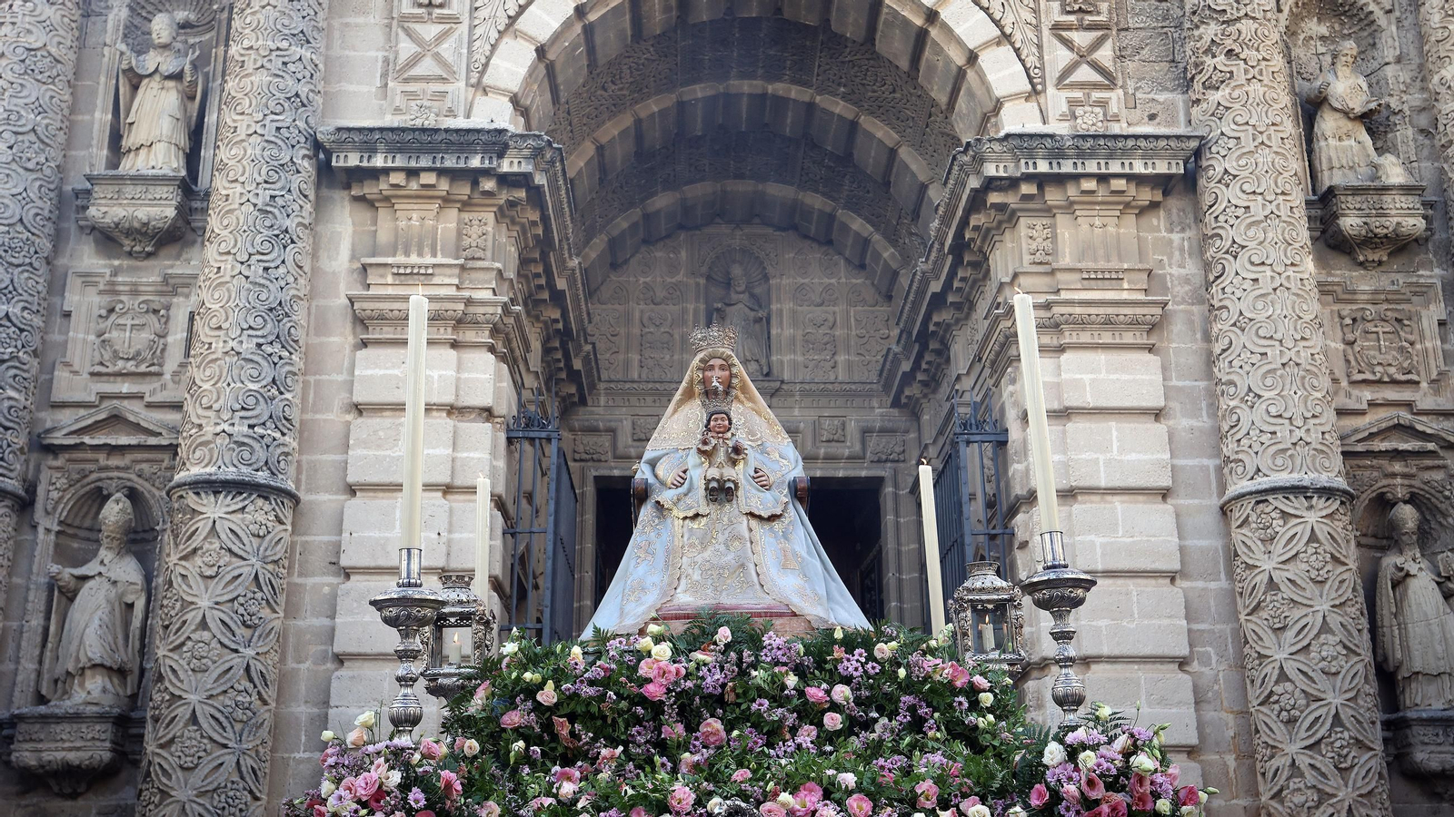 Salida del Corpus de Minerva de San Miguel en Jerez