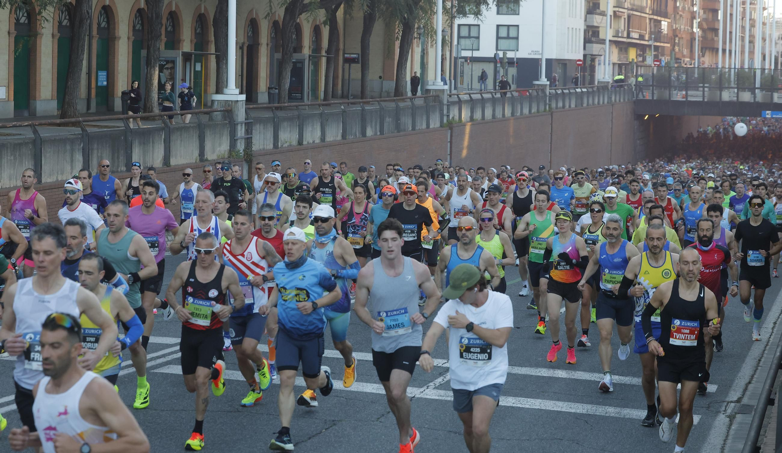 Búscate en el Zurich Maratón de Sevilla 2025