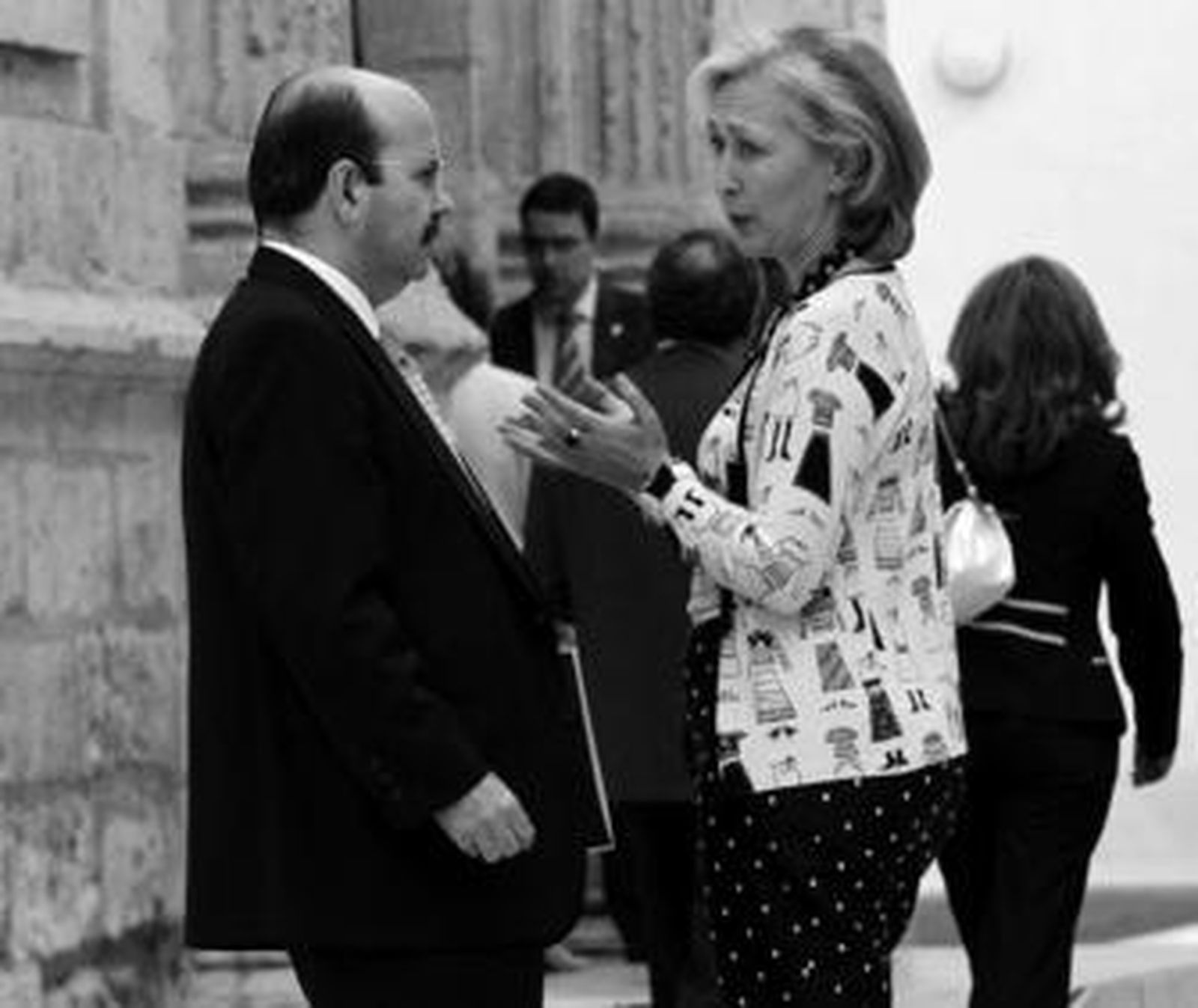 Gaspar Zarrías y Fuensanta Coves, en la sede del Parlamento andaluz.