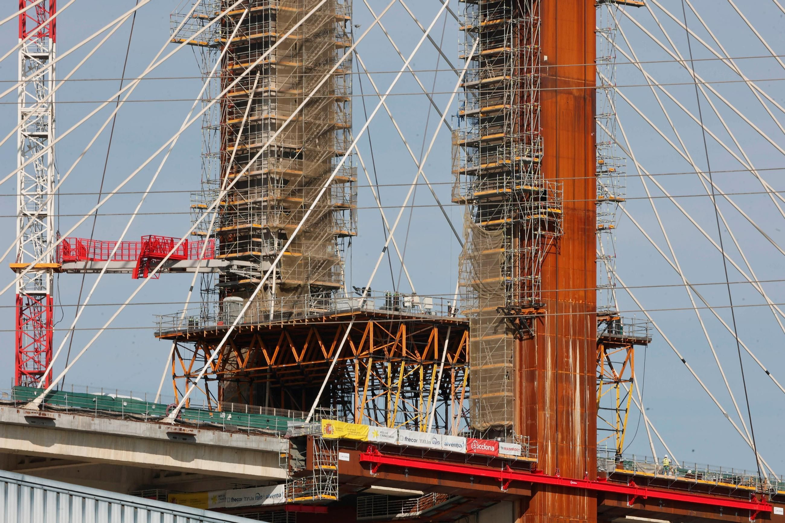 Obras en el puente del Centenario.