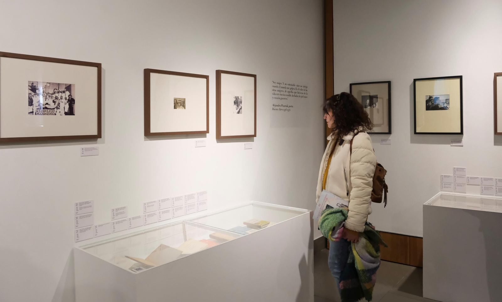 La exposición 'Escrito por mujeres. Escritoras del Siglo XX en español' de Cajasol, en imágenes