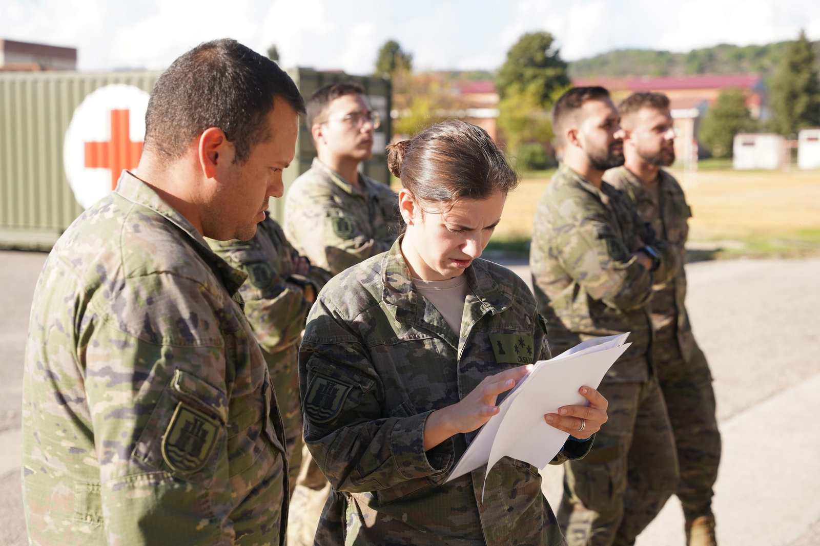 Los zapadores de la Brigada Guzmán el Bueno X de Córdoba parten hacia Valencia, en imágenes