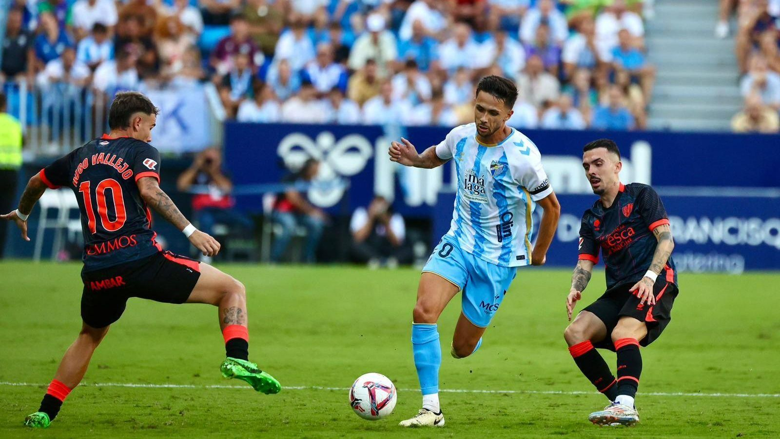 Nélson Monte en un lance del juego ante la SD Huesca.