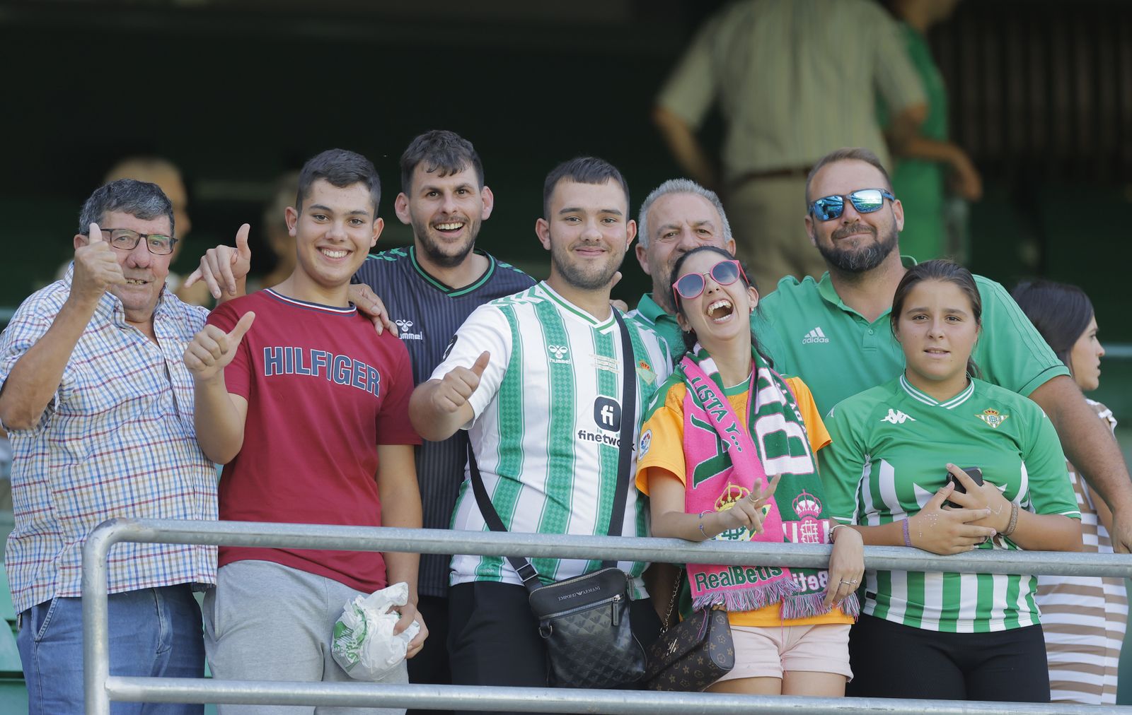 Búscate en la fotos del Betis-Sparta