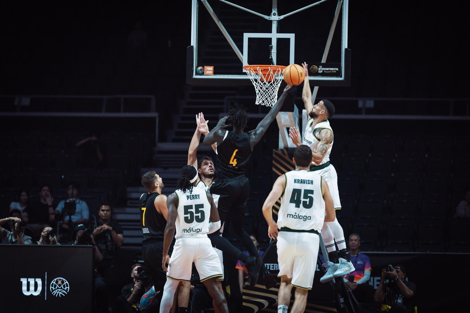Las fotos del Unicaja - Al Ahli de la Copa Intercontinental de baloncesto