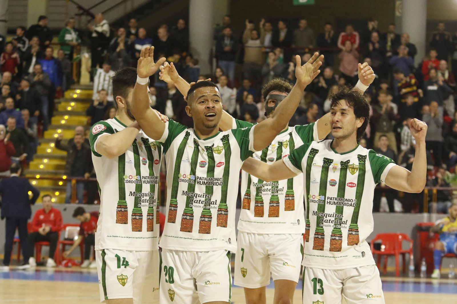 Las mejores fotos de la victoria del Córdoba Futsal ante el Noia