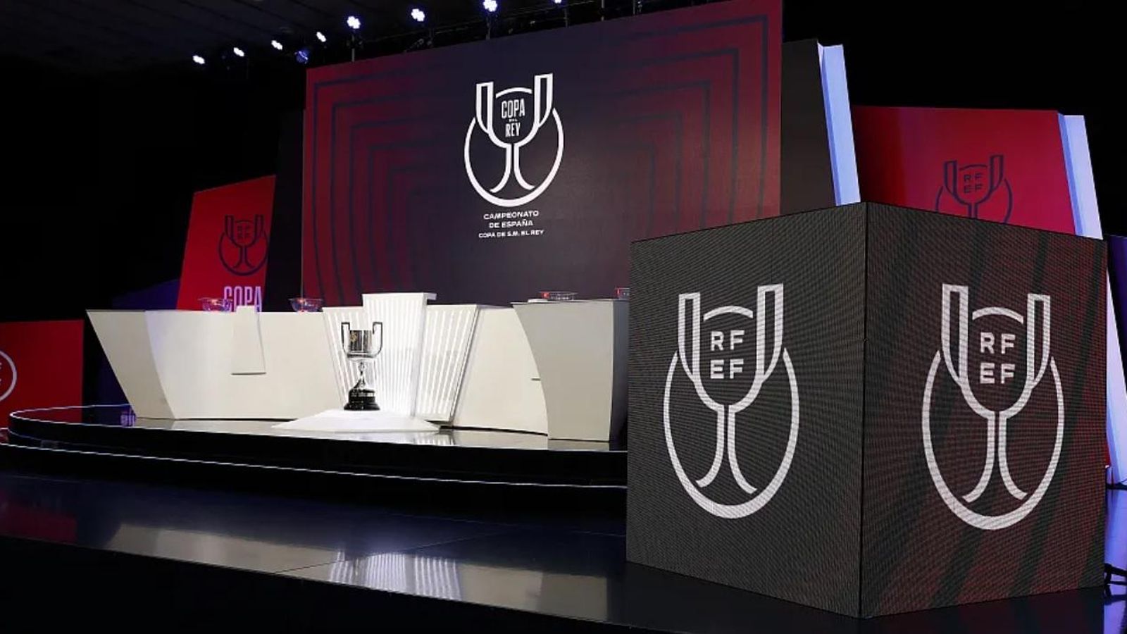 El trofeo de la Copa del Rey por el que pelearán 116 equipos desde finales del mes de octubre.