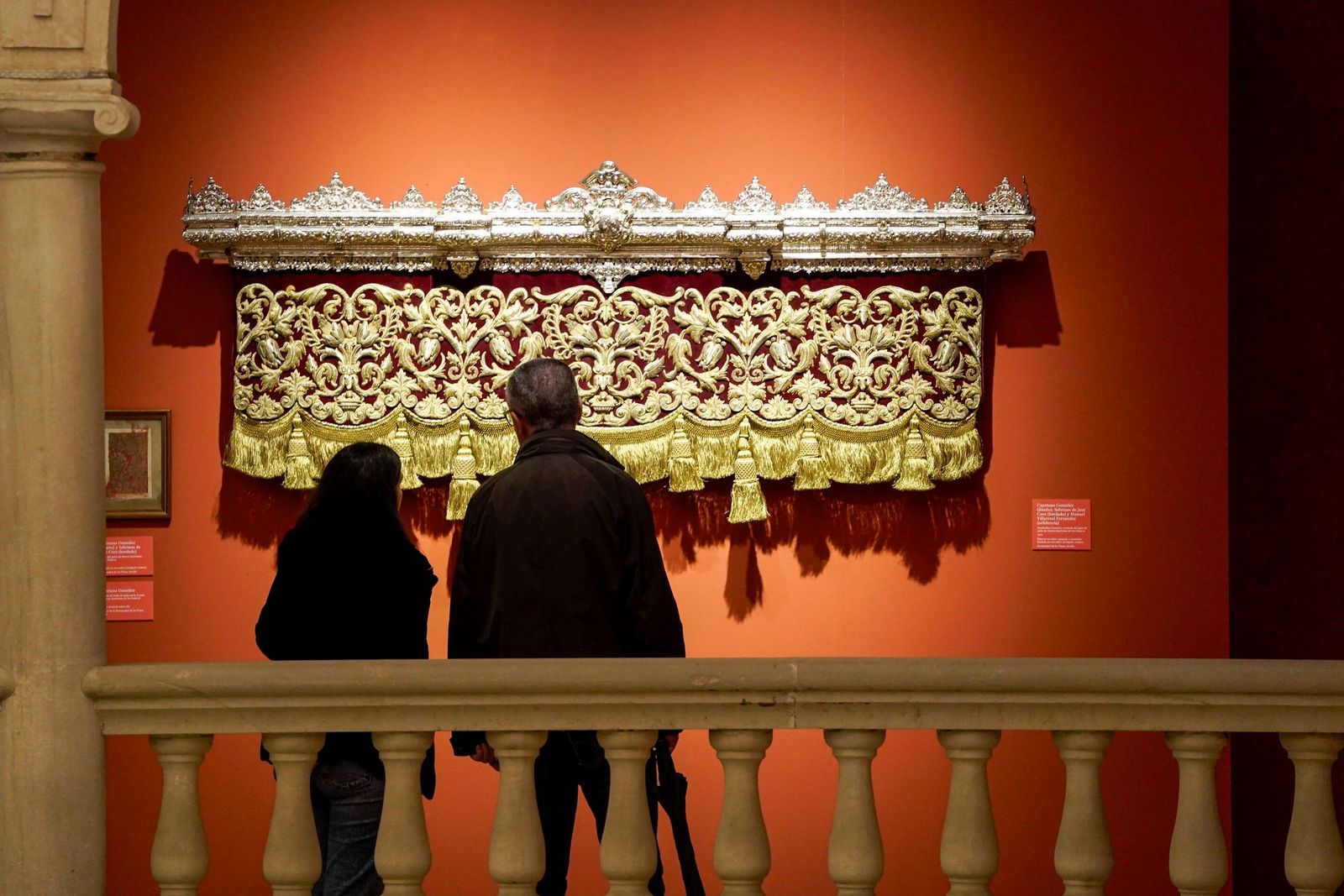 La bambalina y la crestería del paso de la Virgen de los Dolores, de las Penas de San Vicente.