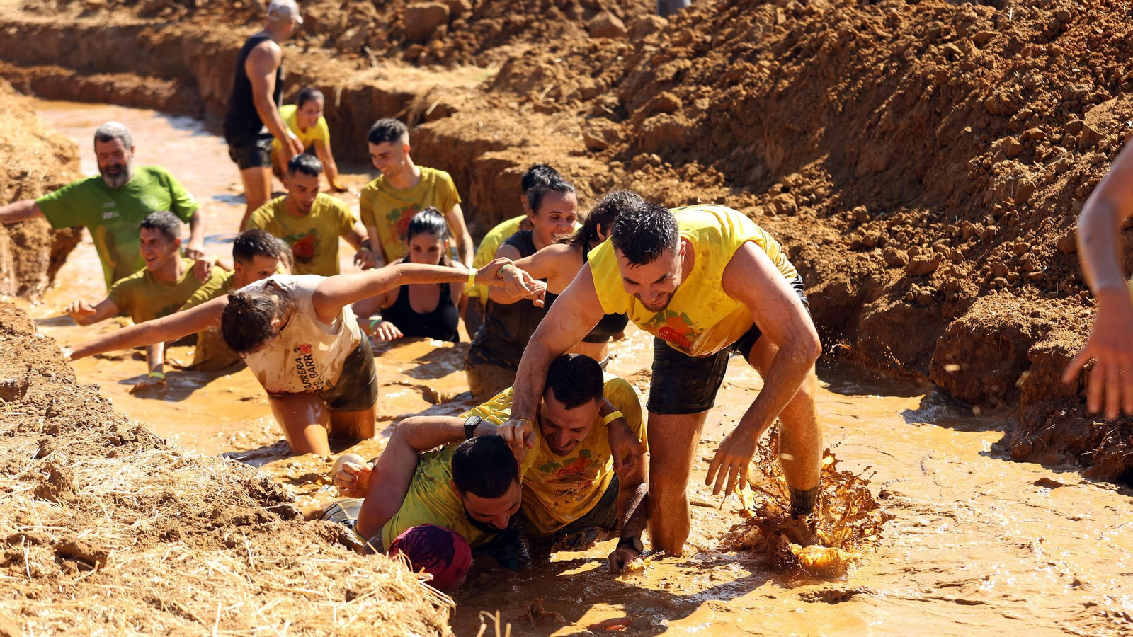Búscate en la VII Carrera del Barro en La Barca