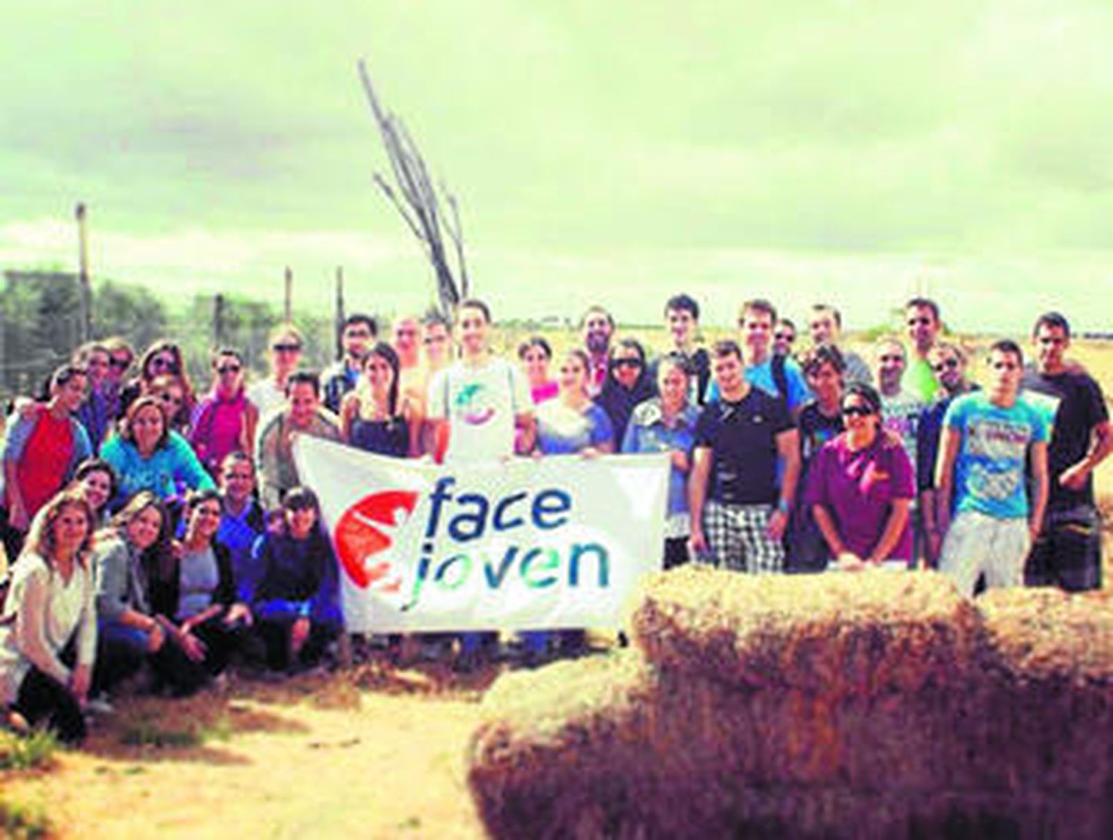 Un grupo de adolescentes se van de vacaciones gracias a la organización de la Asociación Joven de Celiacos de España.