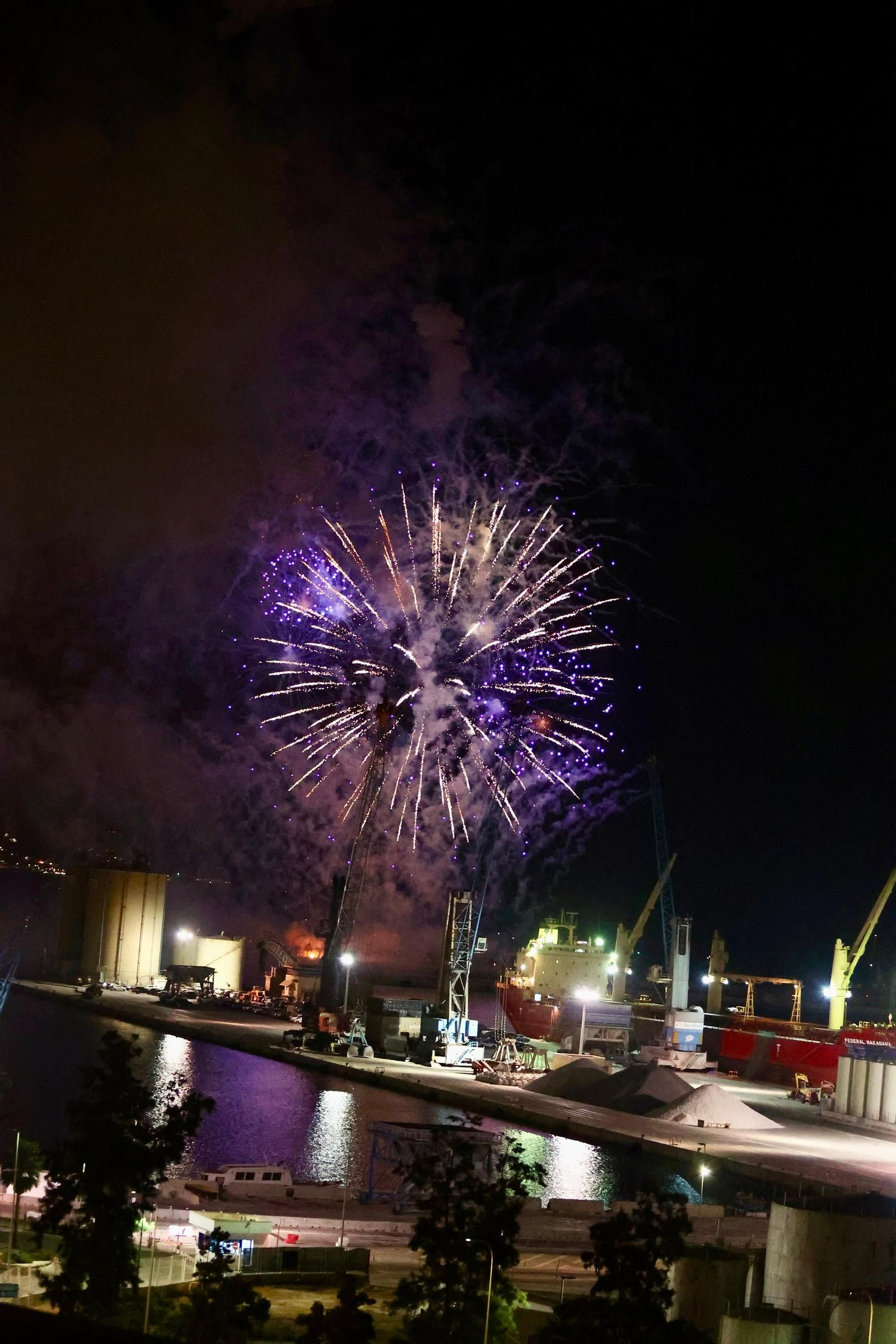 Las mejores fotos de los fuegos artificiales de la Feria de Málaga 2024