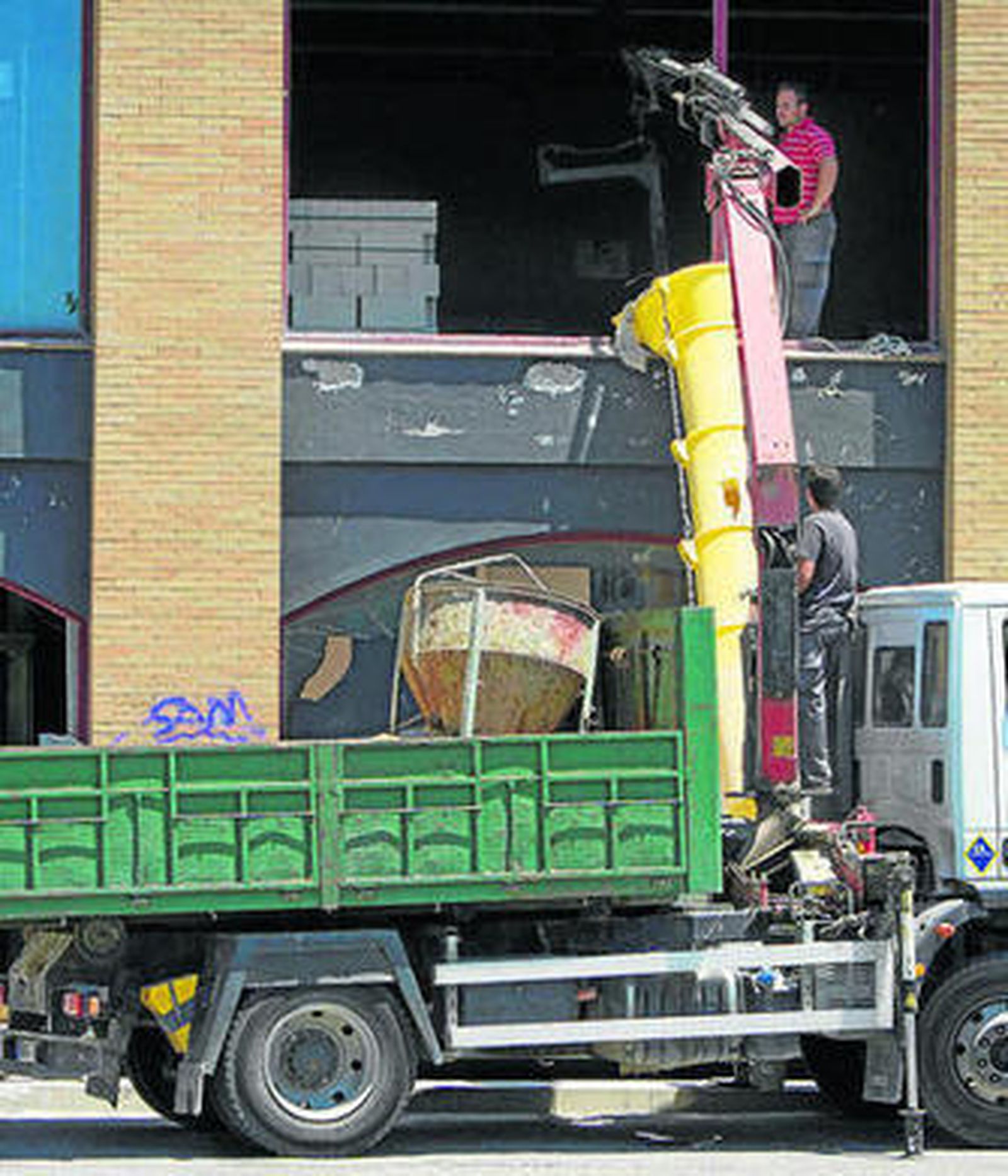 Las obras en el edificio situado en Urbisur acabarán después del verano.