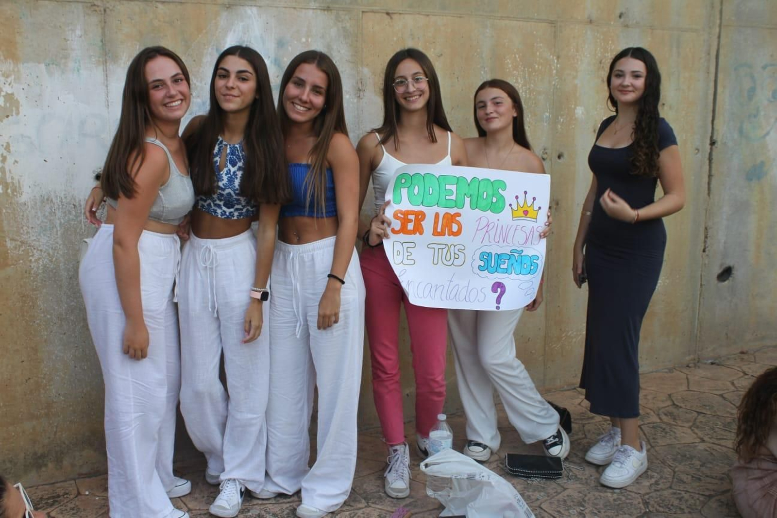 Búscate en el concierto solidario al que acudieron 10.000 personas en Ubrique