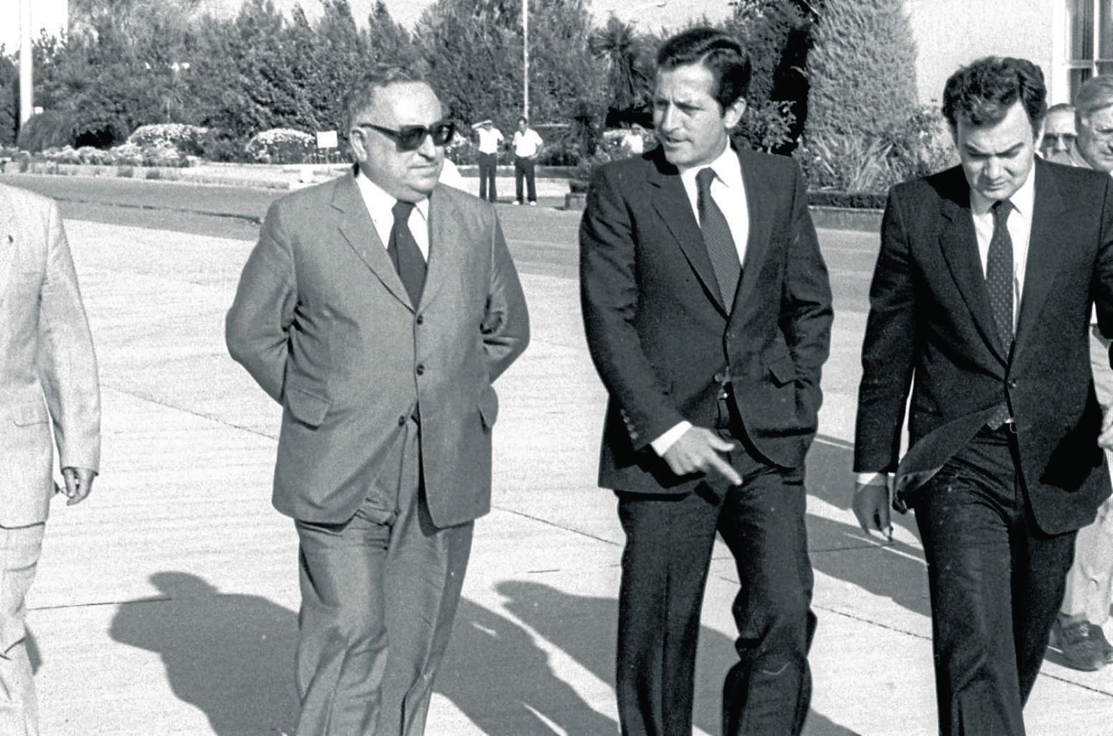 Con Aldolfo Suárez, el hombre por el que se metió en política.