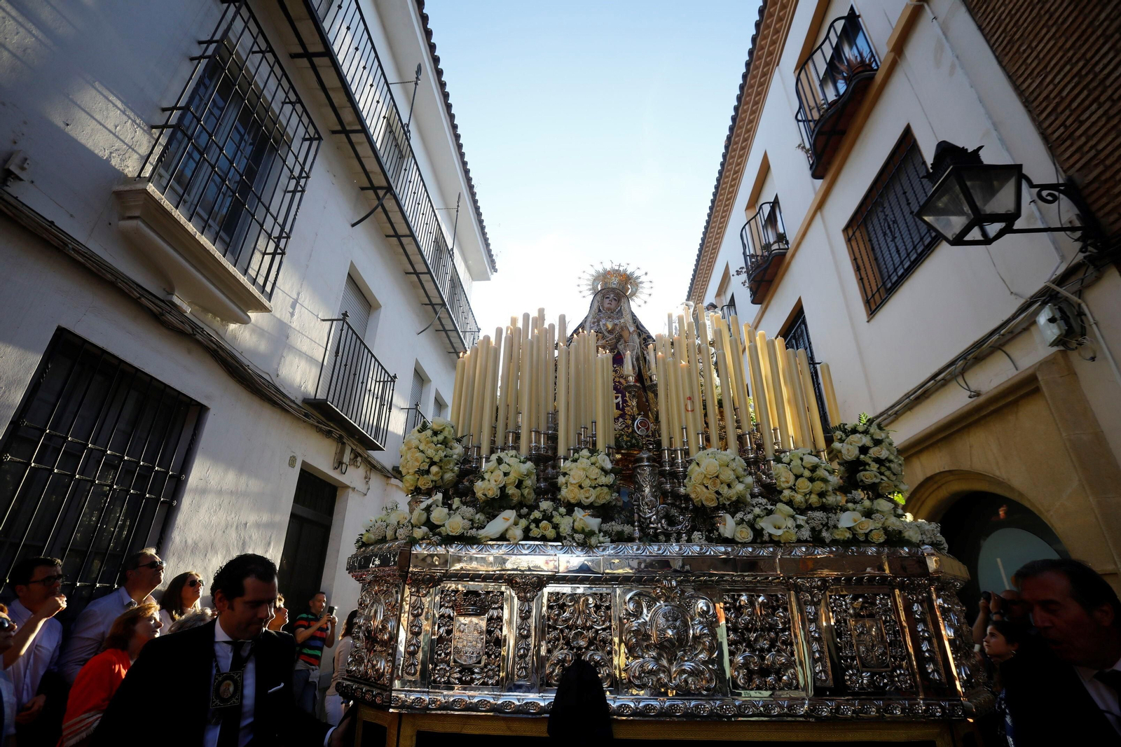 Viernes Santo en Córdoba: la procesión de los Dolores, en imágenes