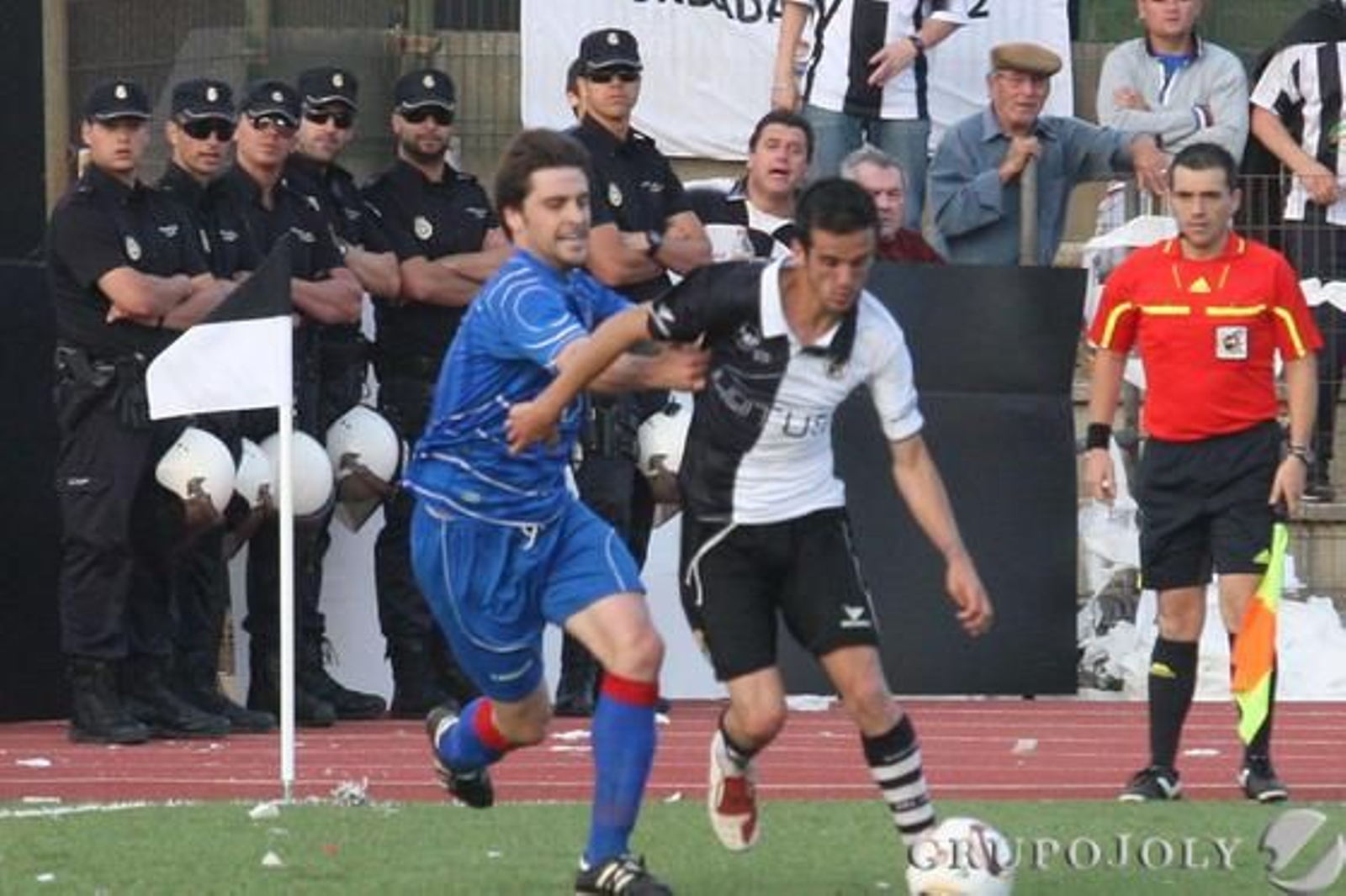 La Balona saca a relucir su calidad para dar un vuelco al resultado con un hombre menos.

Foto: Paco Guerrero