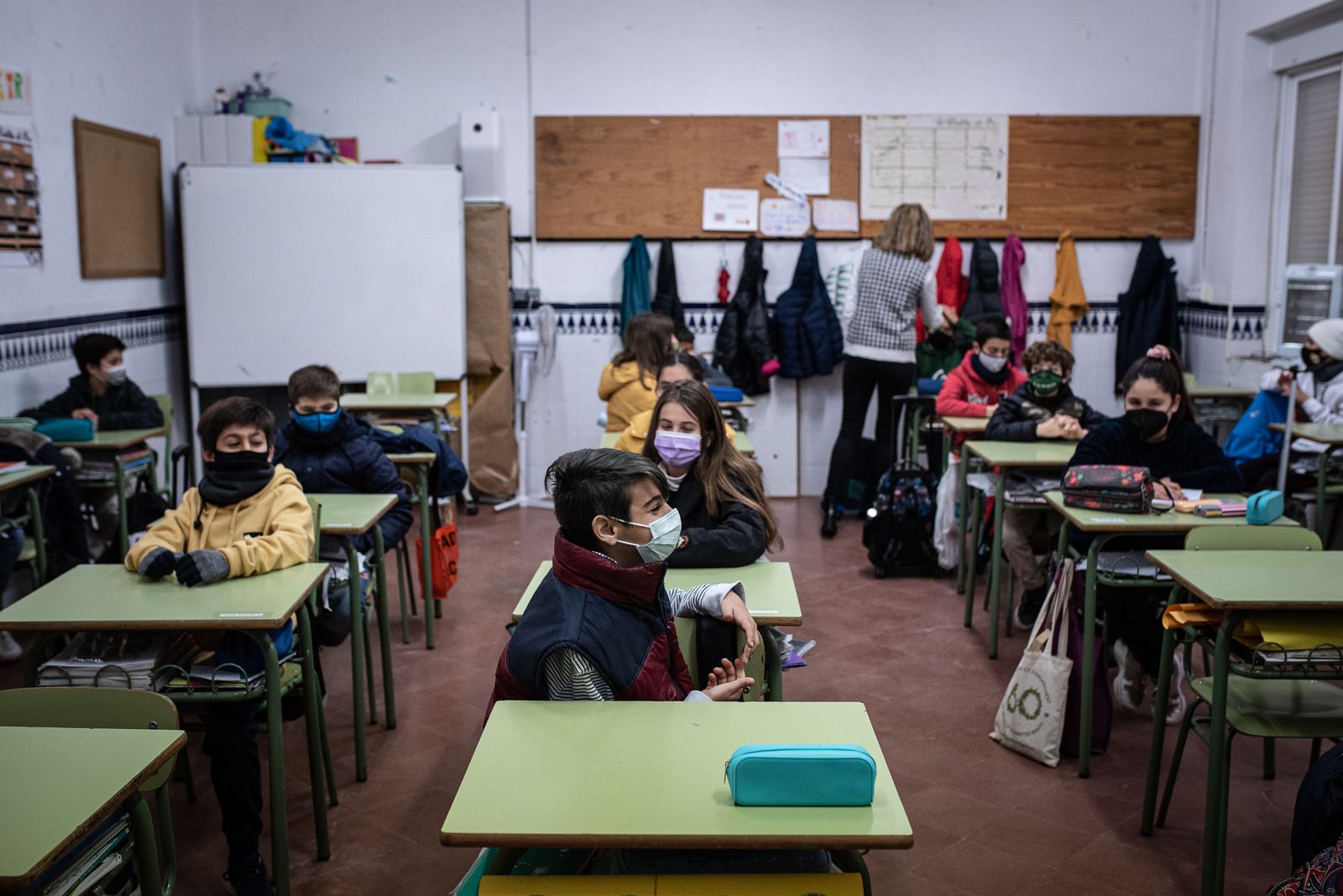 Alumnos en un aula de un colegio de Huelva.