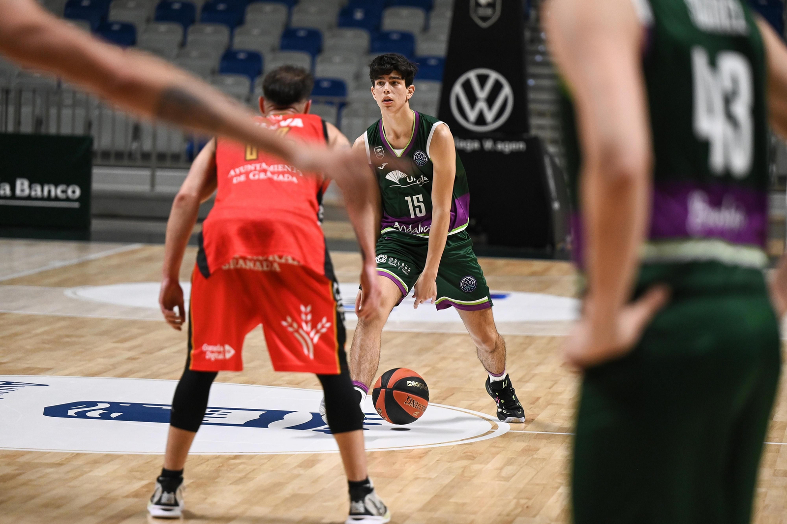 Unicaja-Covirán Granada, amistoso igualado y con protagonismo de los jóvenes