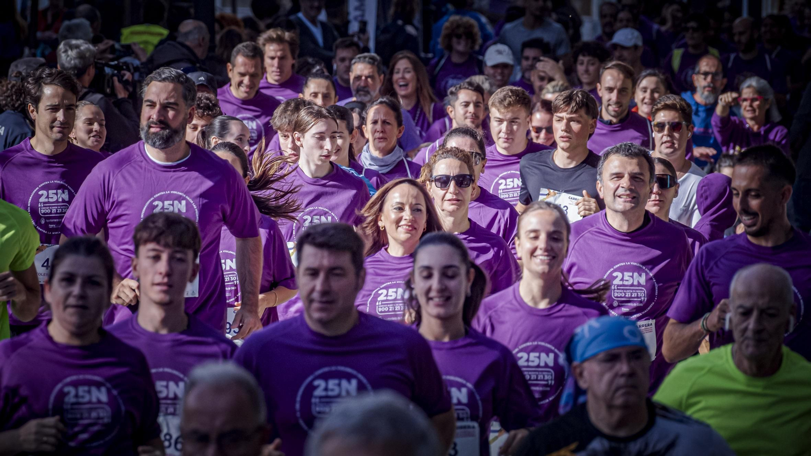 Búscate entre las imágenes de la III Carrera de Cádiz por la Eliminación de la Violencia contra las Mujeres