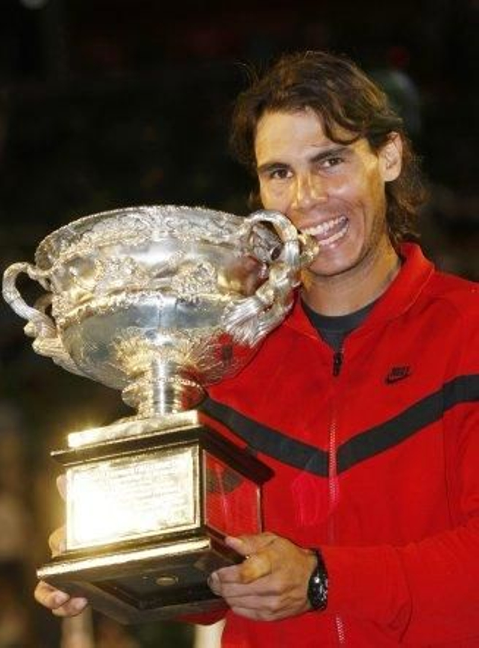 Nadal gana a Federer y sigue haciendo historia