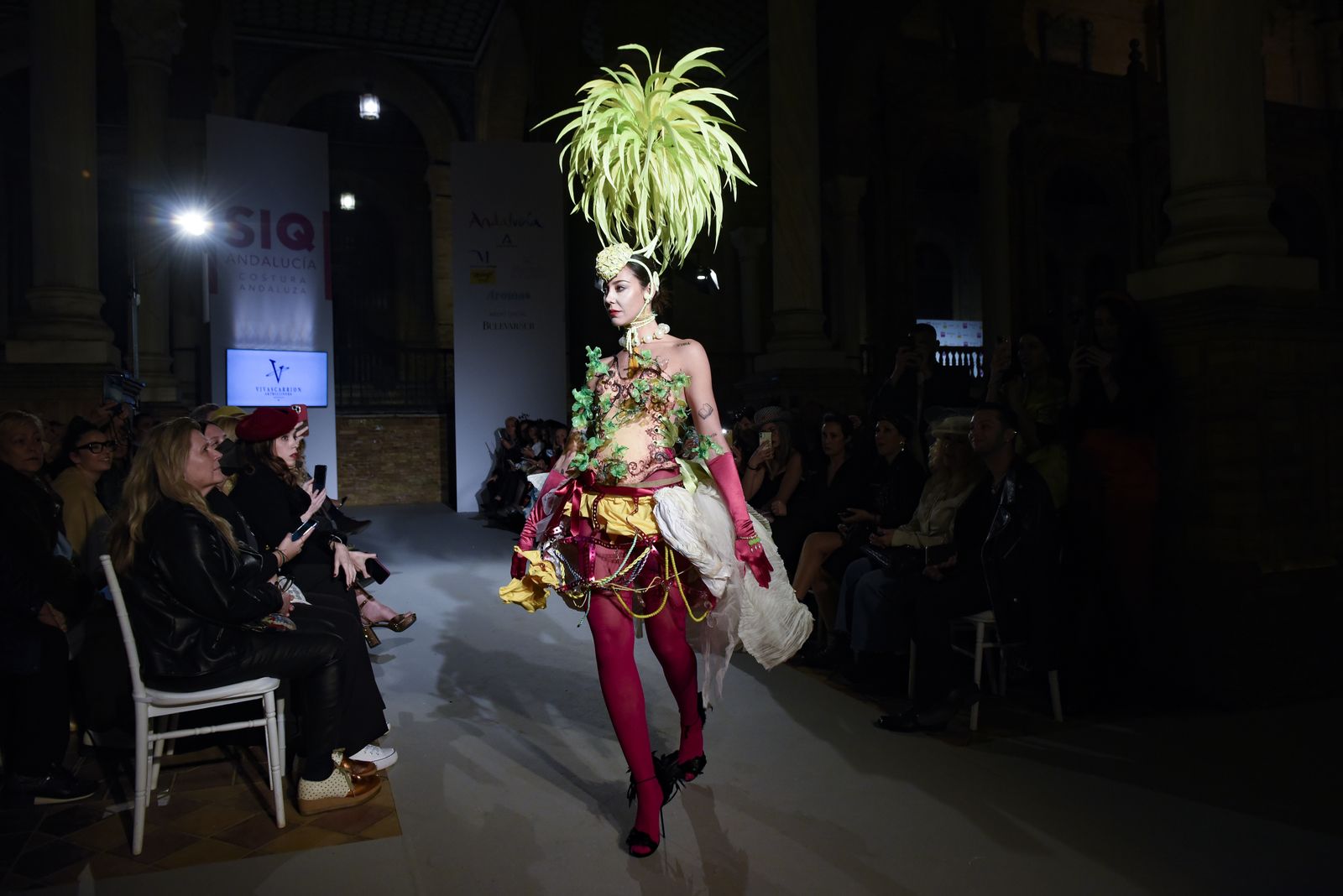 El desfile de Vivascarrión en la pasarela de novia e invitada SIQ 2022, todas las fotos