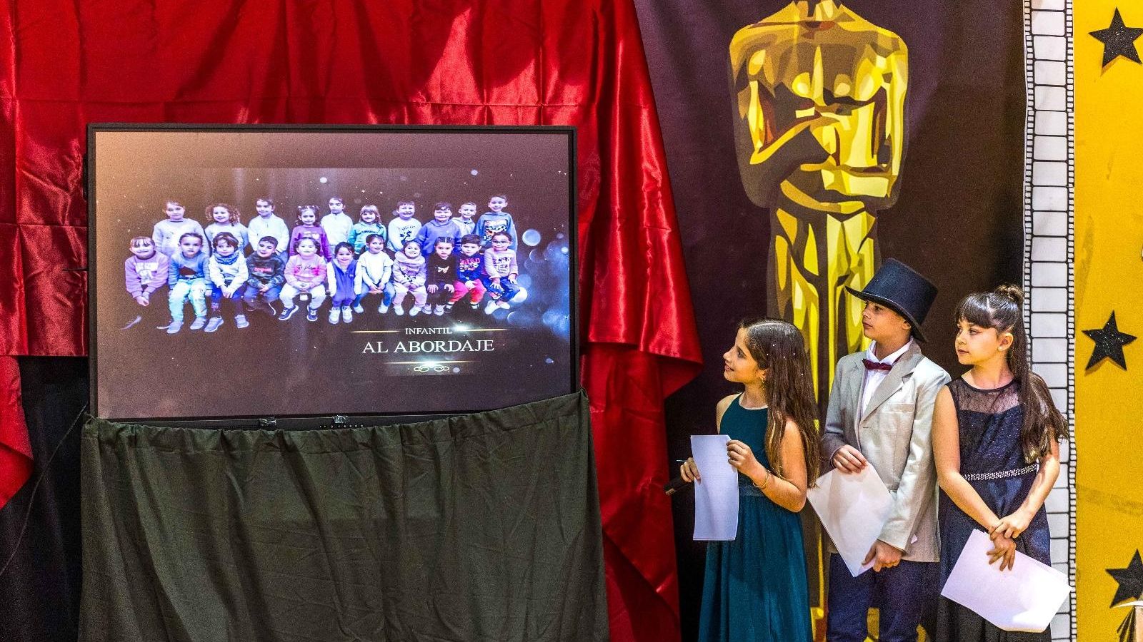 Gala de los Oscar del colegio Casal Carrillo, en San Fernando, en una de las fotografías difundidas por el Ayuntamiento isleño