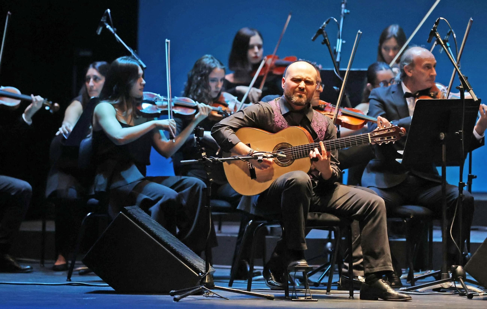 Santiago Lara y la Orquesta Álvarez Beigbeder participan en la gala. Santiago Lara y la Orquesta Álvarez Beigbeder participan en la gala.