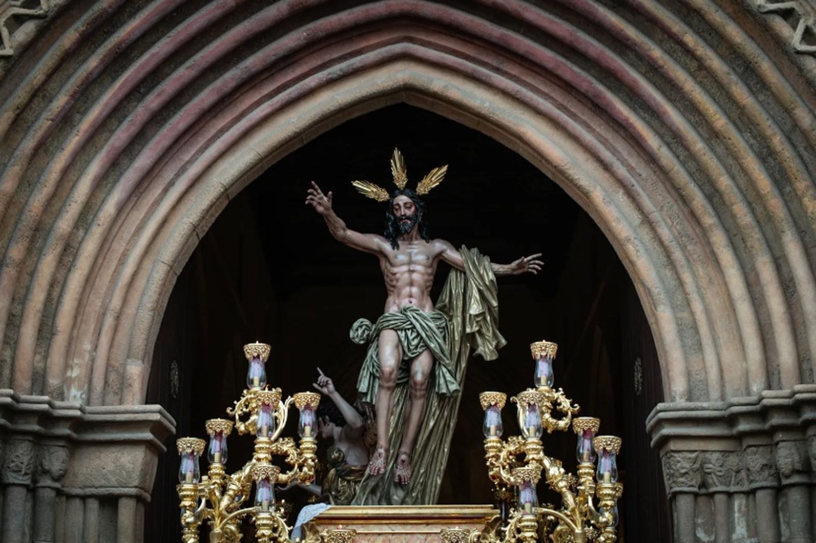 La cruz de guía de la cofradía saldrá a las 8:15, atendiendo al crecimiento de nazarenos