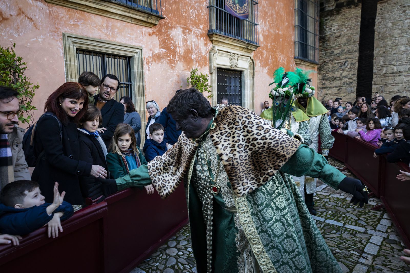 Los Reyes Magos son coronados un año más en el Alcázar de Jerez