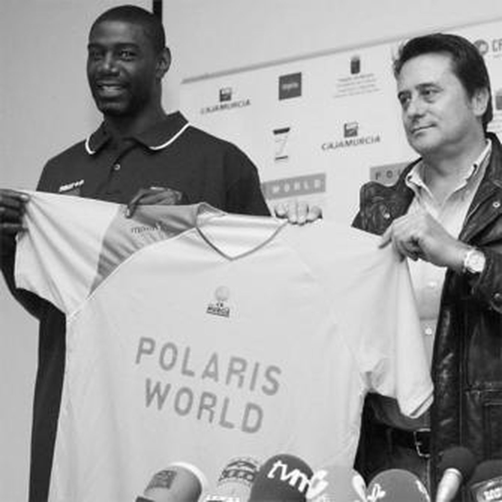 Lou Roe, en su presentación con el Murcia el pasado martes.