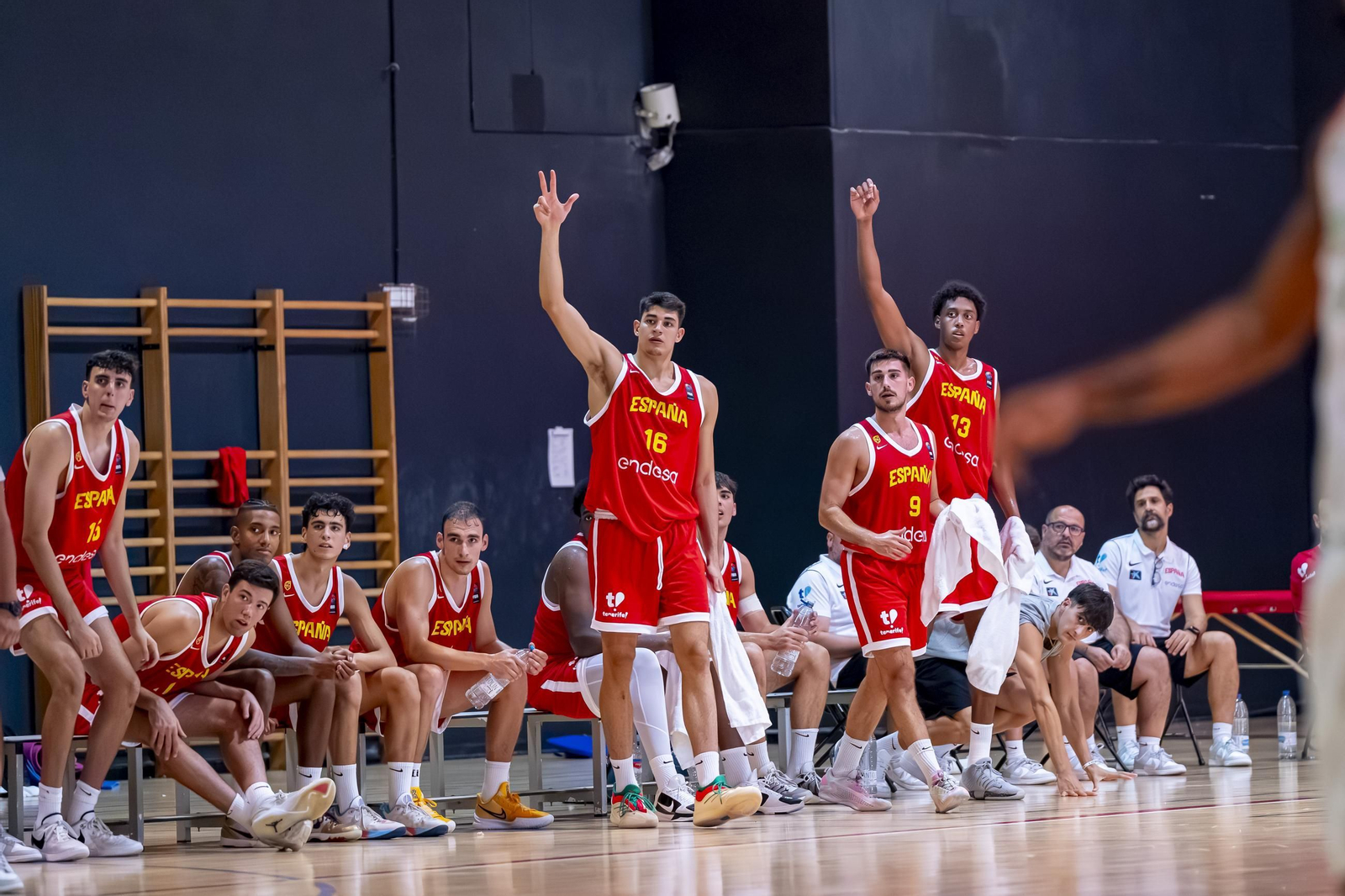 España B, con Álvaro Folgueiras, derrota a Costa de Marfil antes de venir a Málaga