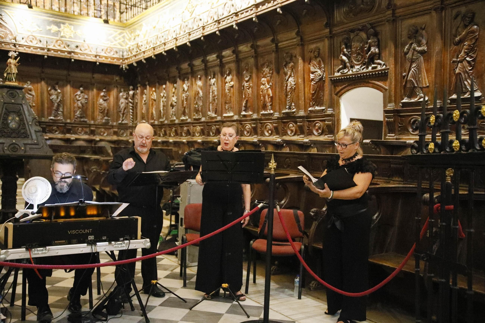 Las imágenes de la santa misa estacional presidida por el obispo de Almería, con la interpretación de Anacrusa