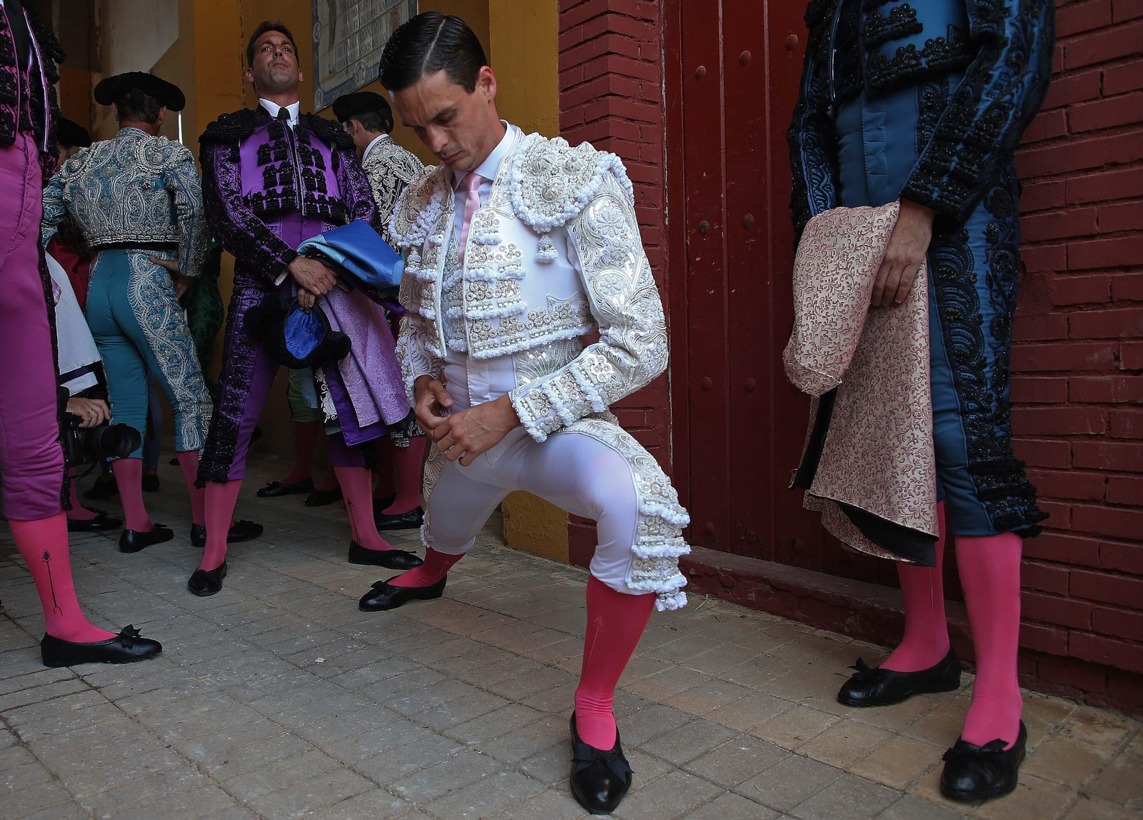 Fotos de la corrida del viernes de la Feria Taurina de Algeciras 2023: Morante de la Puebla, Emilio de Justo y David Galván