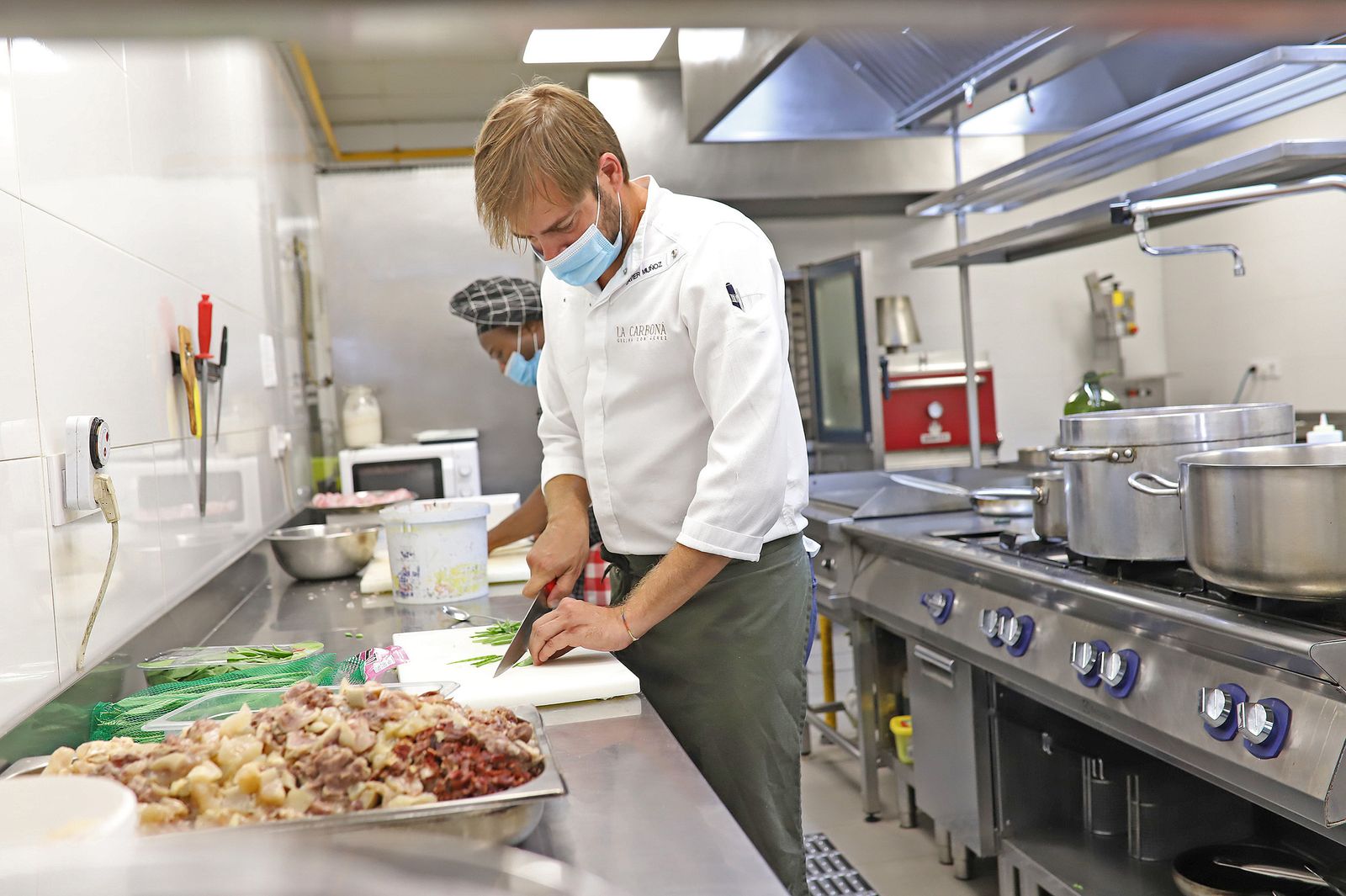 Imágenes de restaurantes y bares que comienzan la reapertura