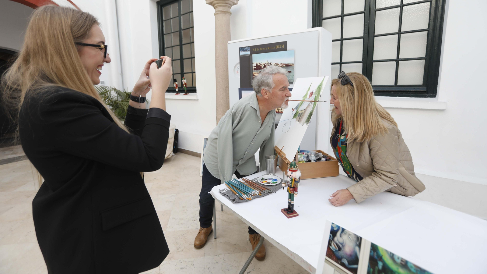 Las fotos del taller de pintura del artista Krzysztof Kosowski