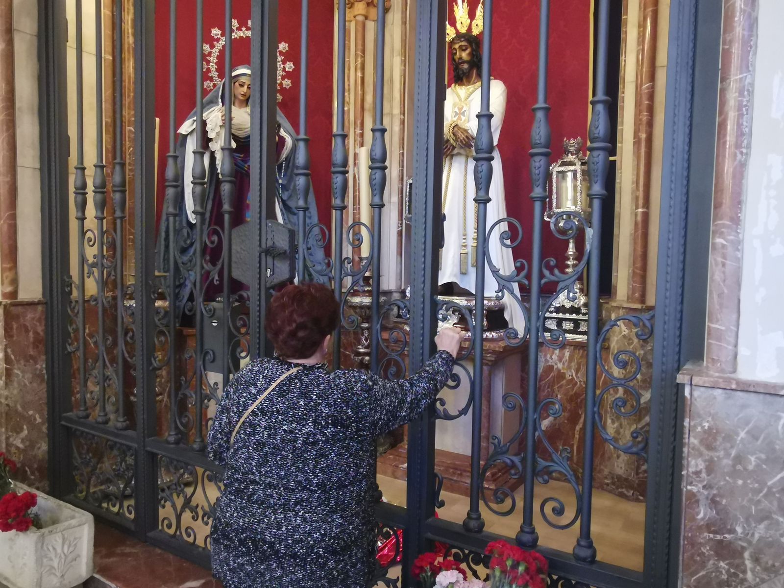 Jesús Cautivo y la Virgen de la Trinidad en su capilla de la iglesia de San Pablo.
