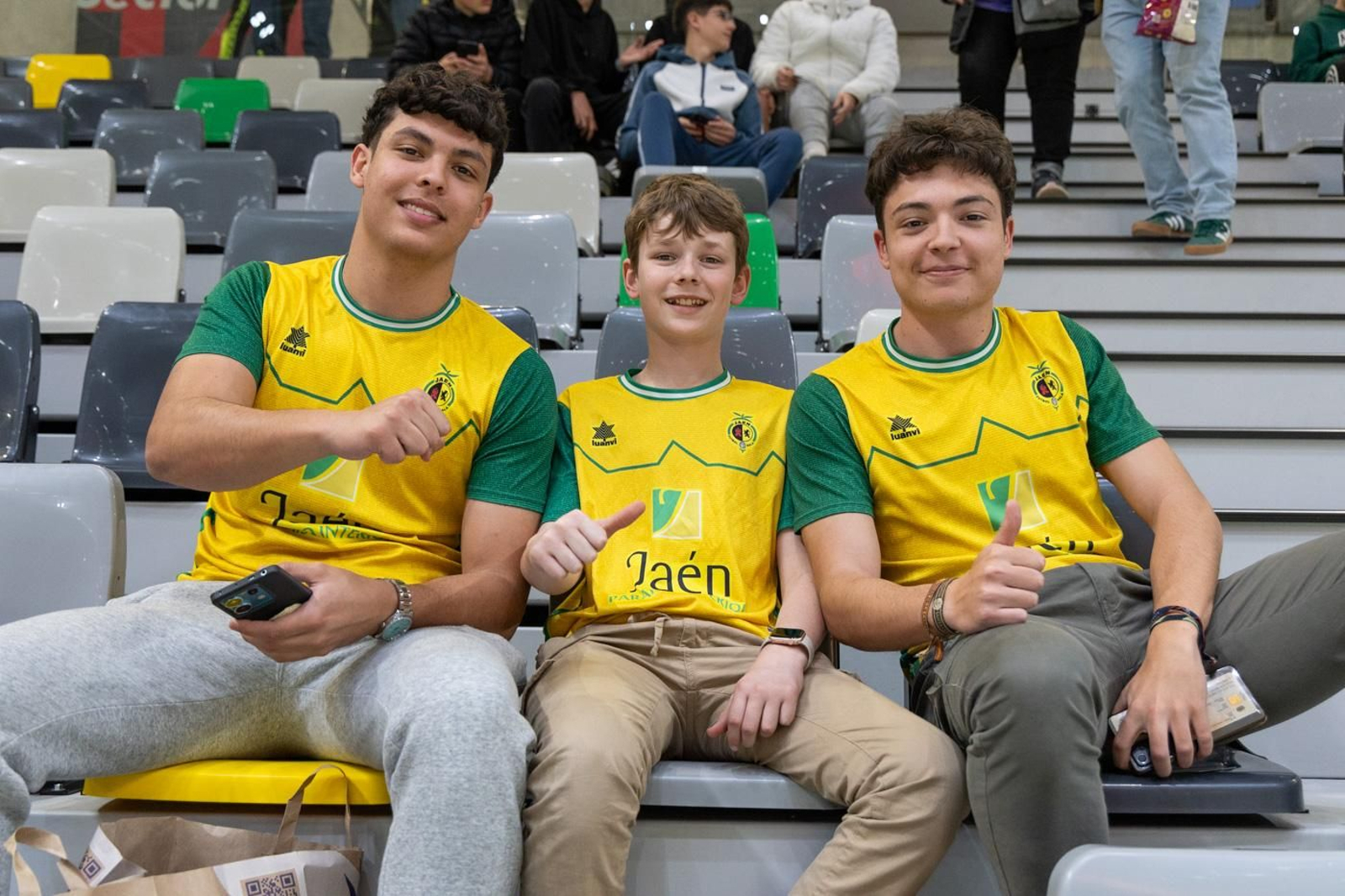 En imágenes: la afición y mejores jugadas del Jaén FS - Jimbee Cartagena