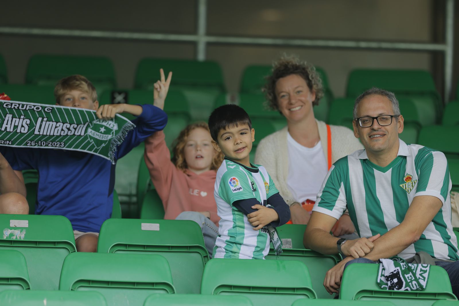 Búscate en las fotos del Betis-Osasuna
