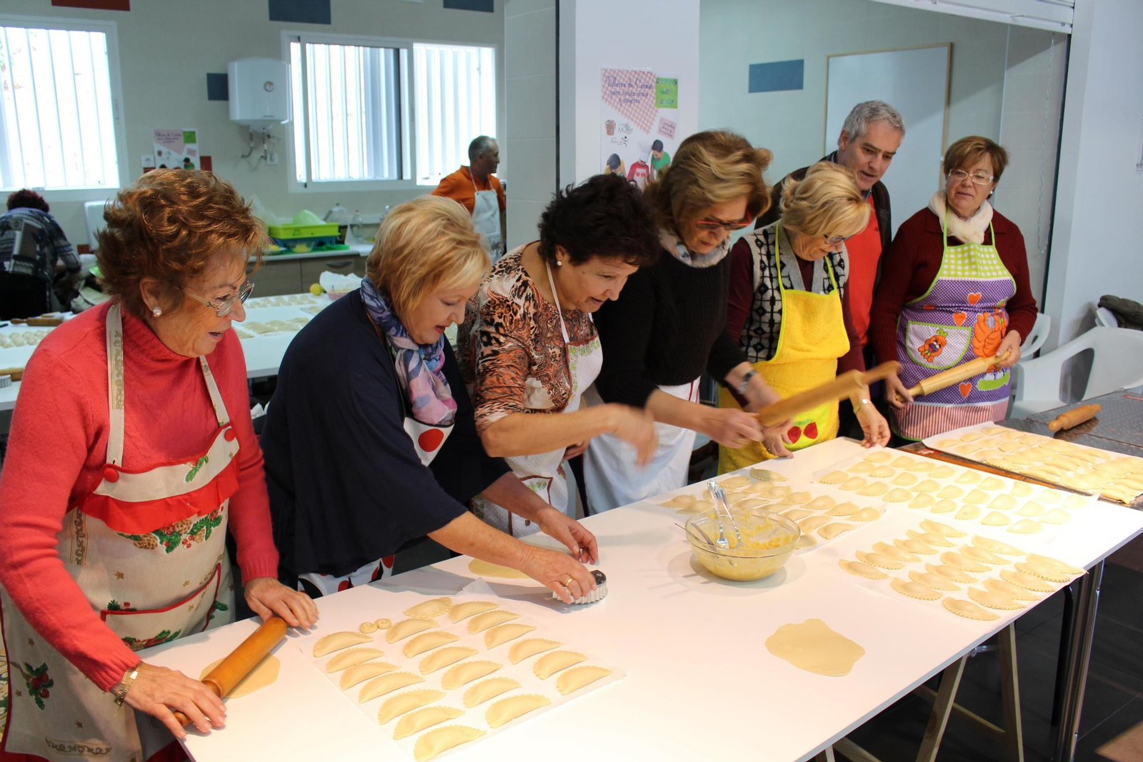 Como cada año desde hace más de una década, los Vecinos del Centro Histórico elaboran las empanadas.