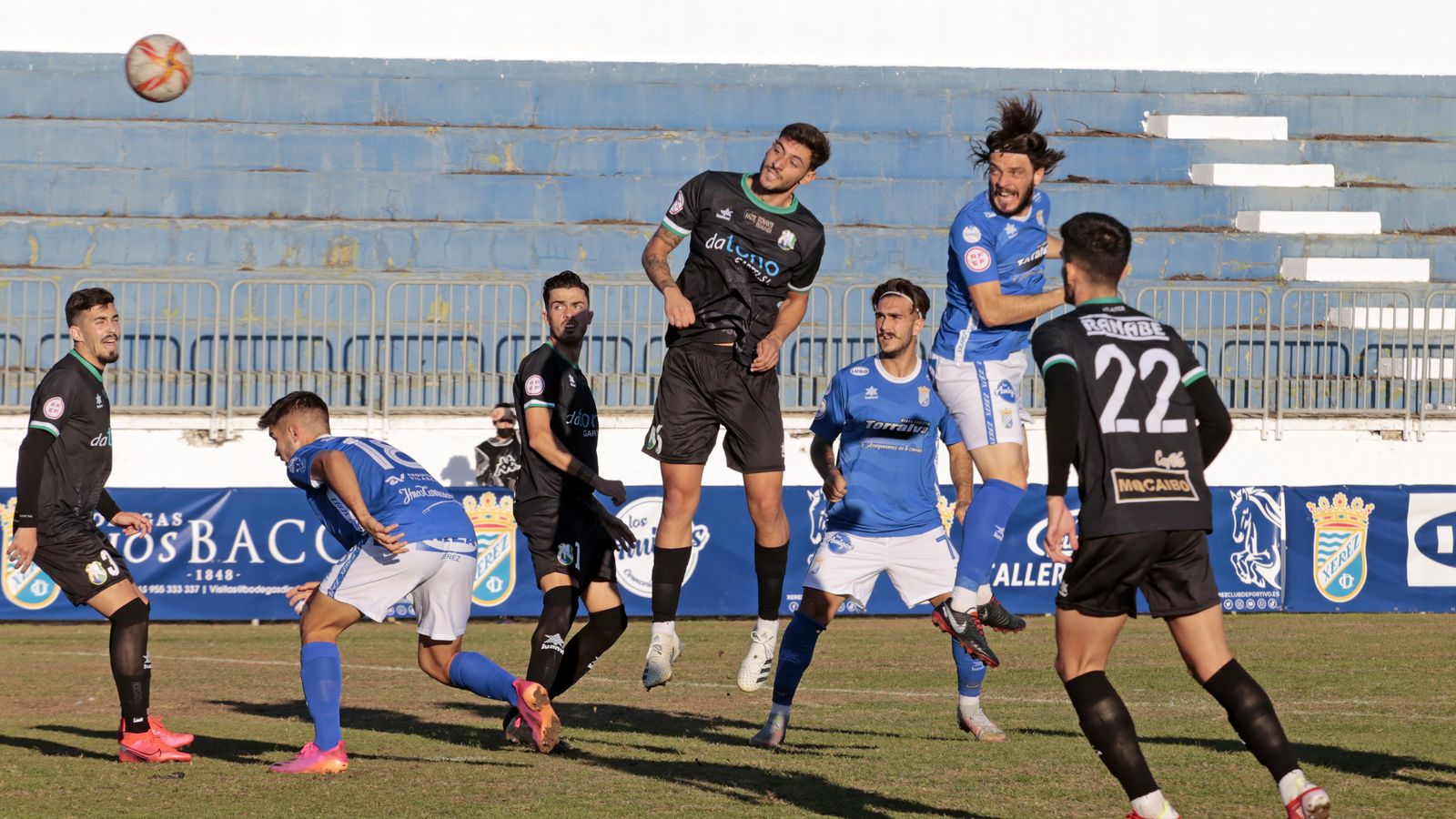 Imágenes del Xerez CD y el CD Rota en el Pedro S. Garrido