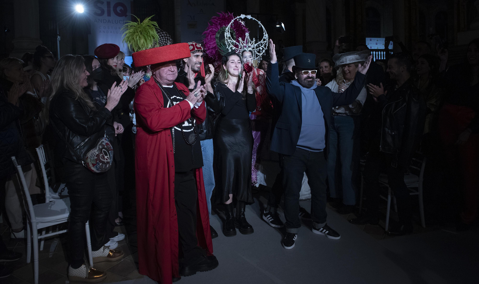 El desfile de Vivascarrión en la pasarela de novia e invitada SIQ 2022, todas las fotos