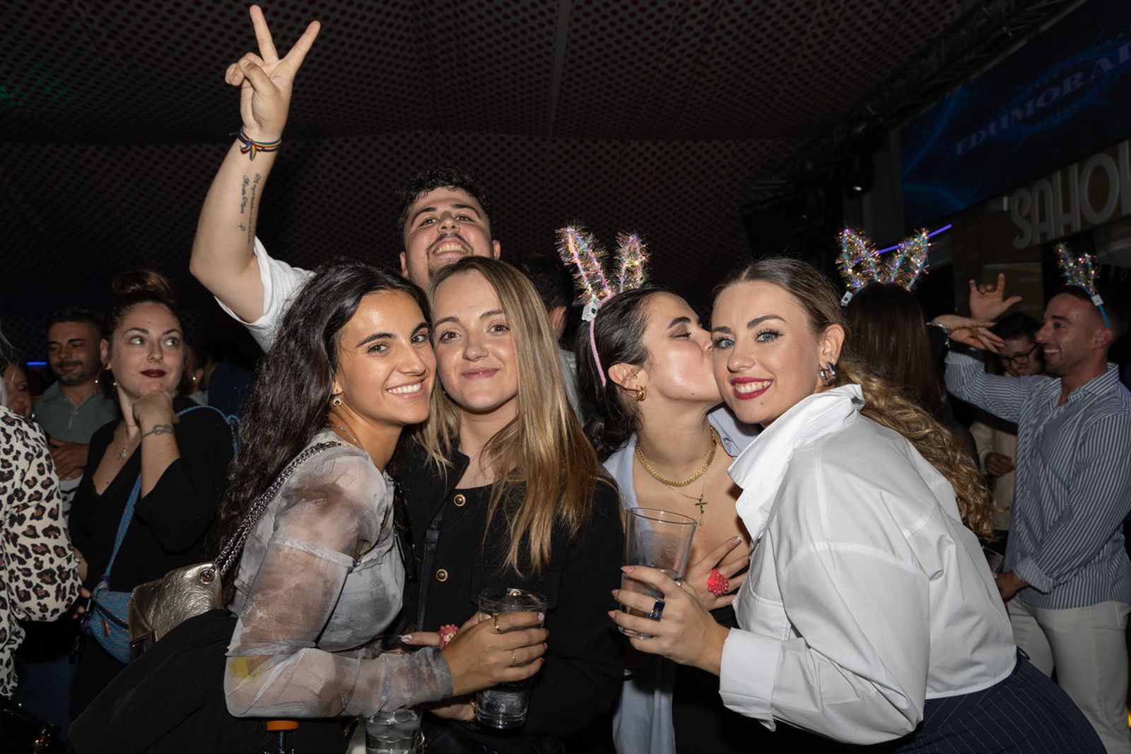 Feria de noche de San Lucas, Concierto de La Plazuela y La Mona Chita Rock, en imágenes