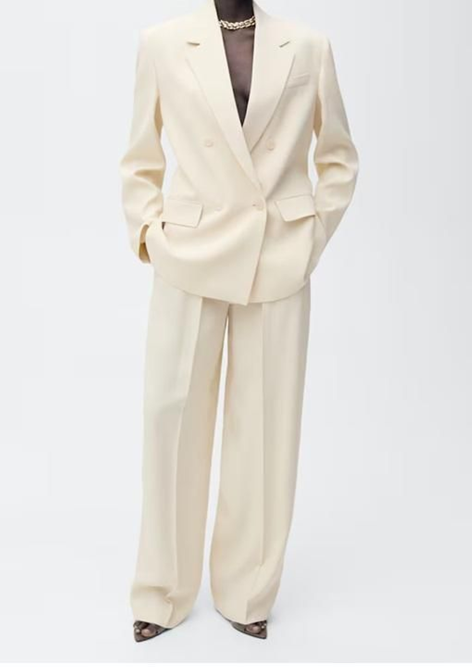 Pantalones anchos de Mango.