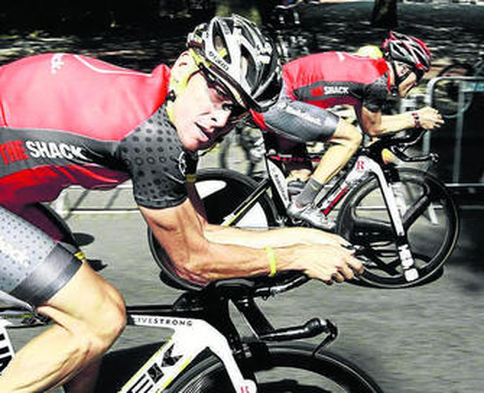 Armstrong se entrena por las calles de Rotterdam.