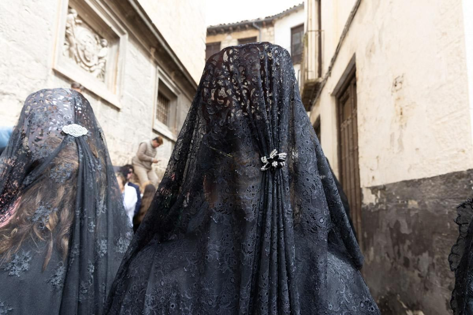 Los jiennenses se echan a la calle para presenciar la primera de las procesiones de la jornada: la Borriquilla (II)