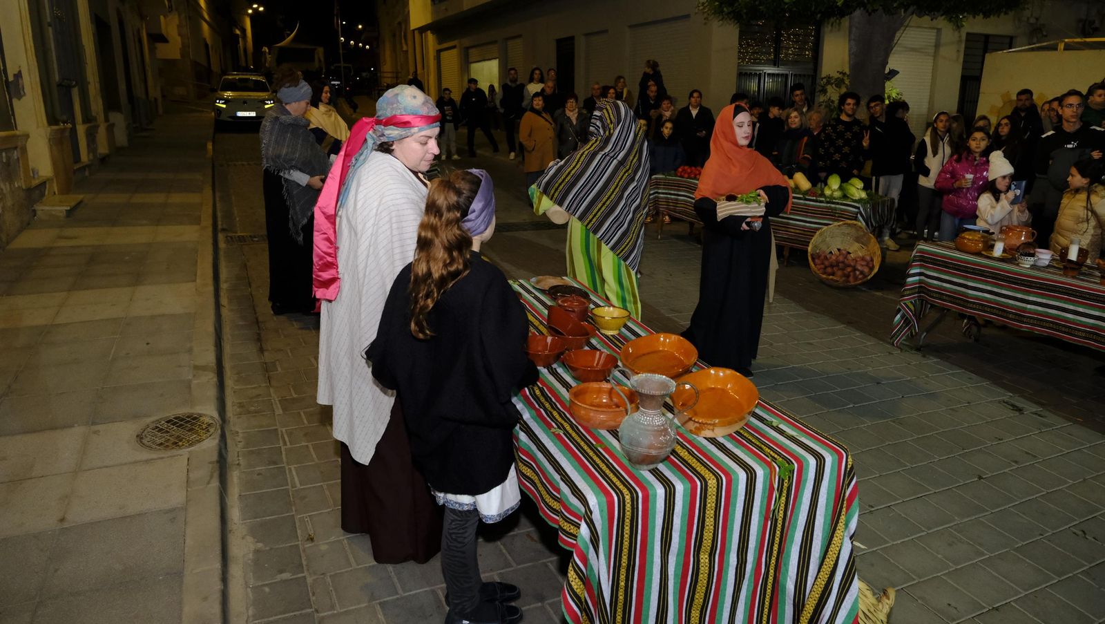 El Belén viviente de Gádor abarrota de público la plaza del pueblo, en imágenes